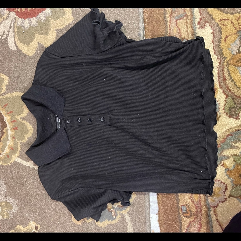 Collard black shirt